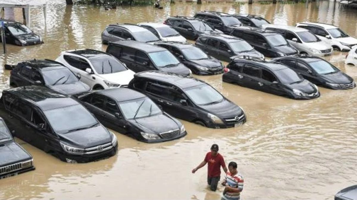 Asuransi Mobil Banjir dan Huru Hara 2026 Apa Saja yang Ditanggung dan Cara Klaimnya