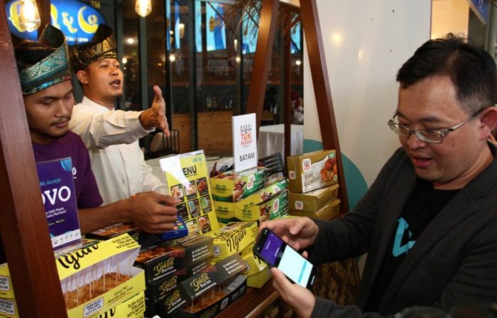 OVO Targetkan QR Code Tersedia di 10.000 UKM Akhir Tahun Ini Solusi OVO Tidak Bisa Scan QR Code dan Cara Mengatasinya