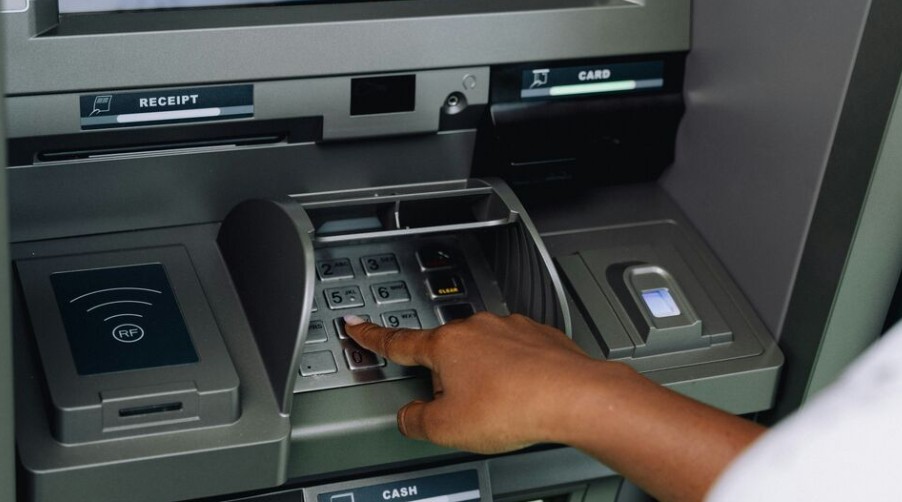Ketentuan dan Kebijakan Bank Terkait ATM Terblokir