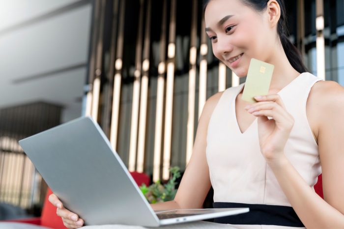 Cara Tukar Poin Kartu Kredit Jadi Uang atau Reward Menarik